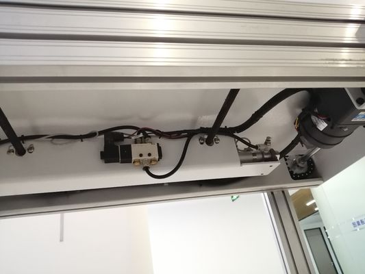 SMT Tam otomatik Yükleyici 220V 50HZ üretim hattında Pnömatik kelepçe