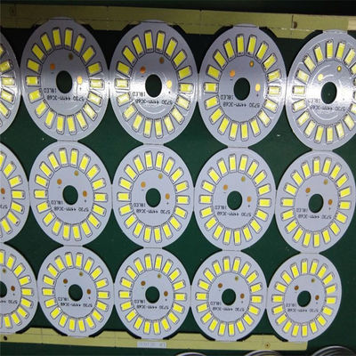 Otomatik 24 Kafa PCB SMT Yerleştirme Makinesi LED SMT Montaj Atıcı Makinesi
